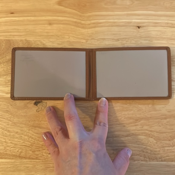 Louis Vuitton card holder - Picture 3 of 8